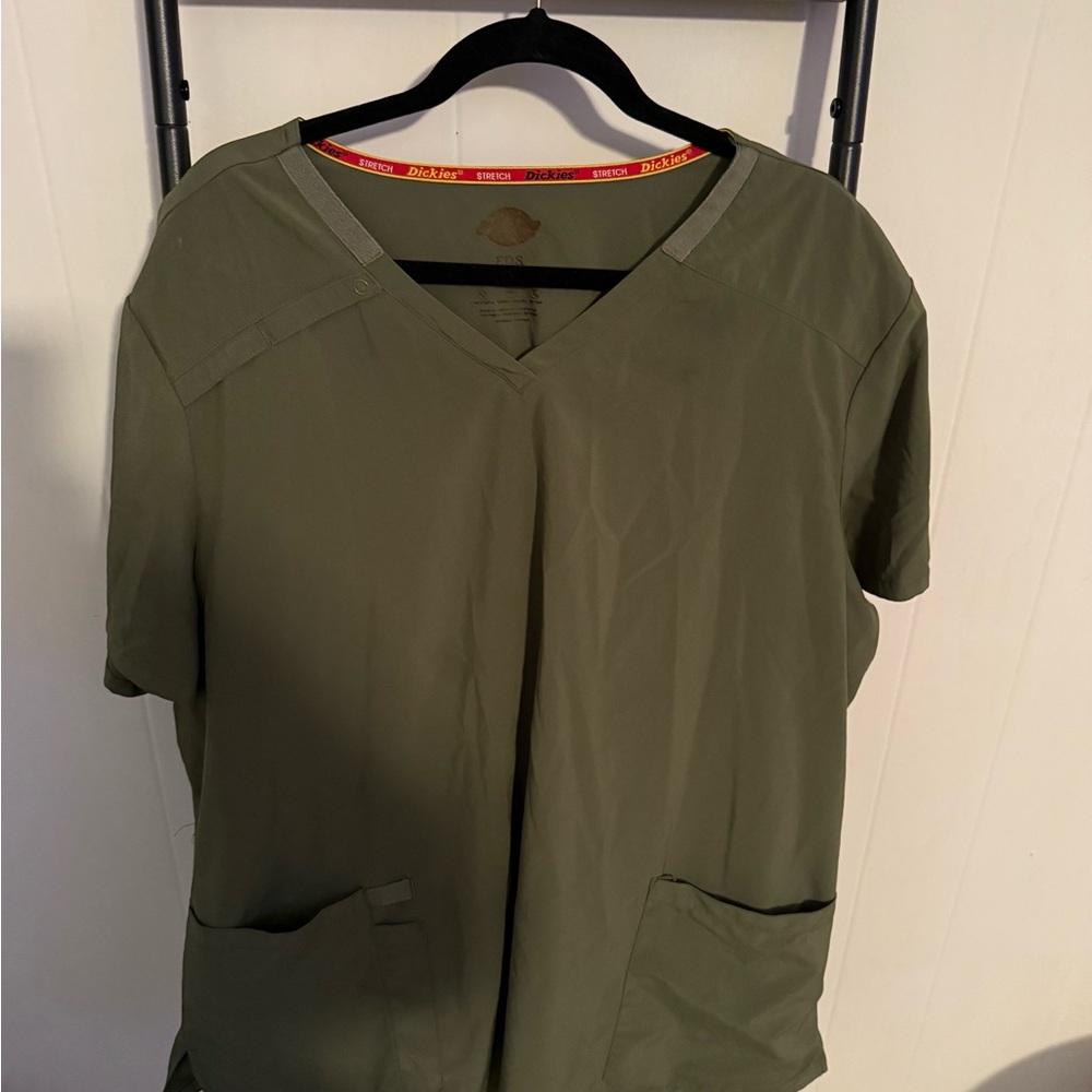 Dickies EDS Essentials V-Neck Scrub Top